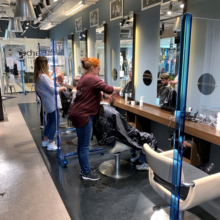 Mobil skjerm Frostet 101x180cm -Plexi stativ